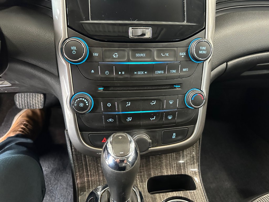 2014 Chevrolet Malibu LT in Cowansville, Quebec - 27 - w1024h768px
