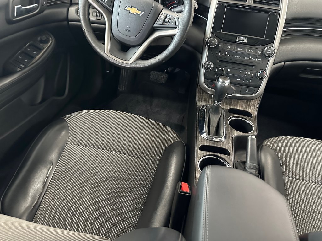 2014 Chevrolet Malibu LT in Cowansville, Quebec - 22 - w1024h768px