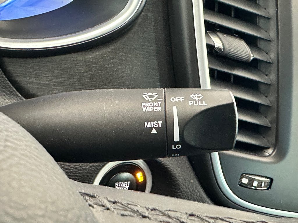 Chrysler 200 Limited 2015 à Cowansville, Québec - 24 - w1024h768px