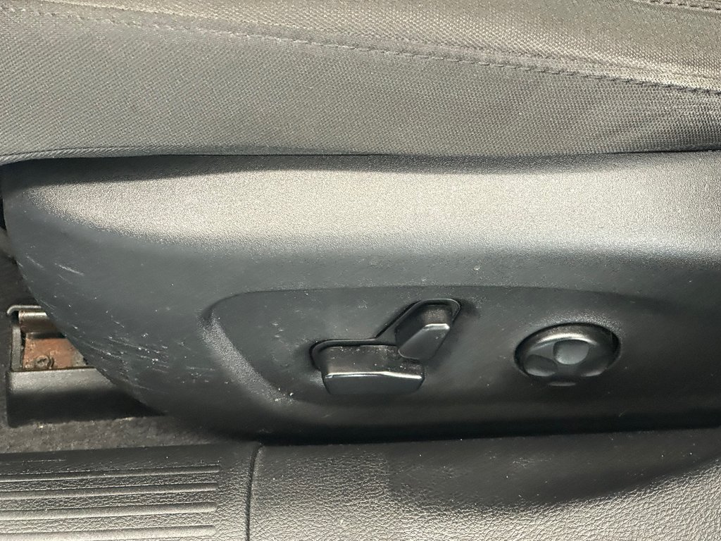 Chrysler 200 Limited 2015 à Cowansville, Québec - 17 - w1024h768px