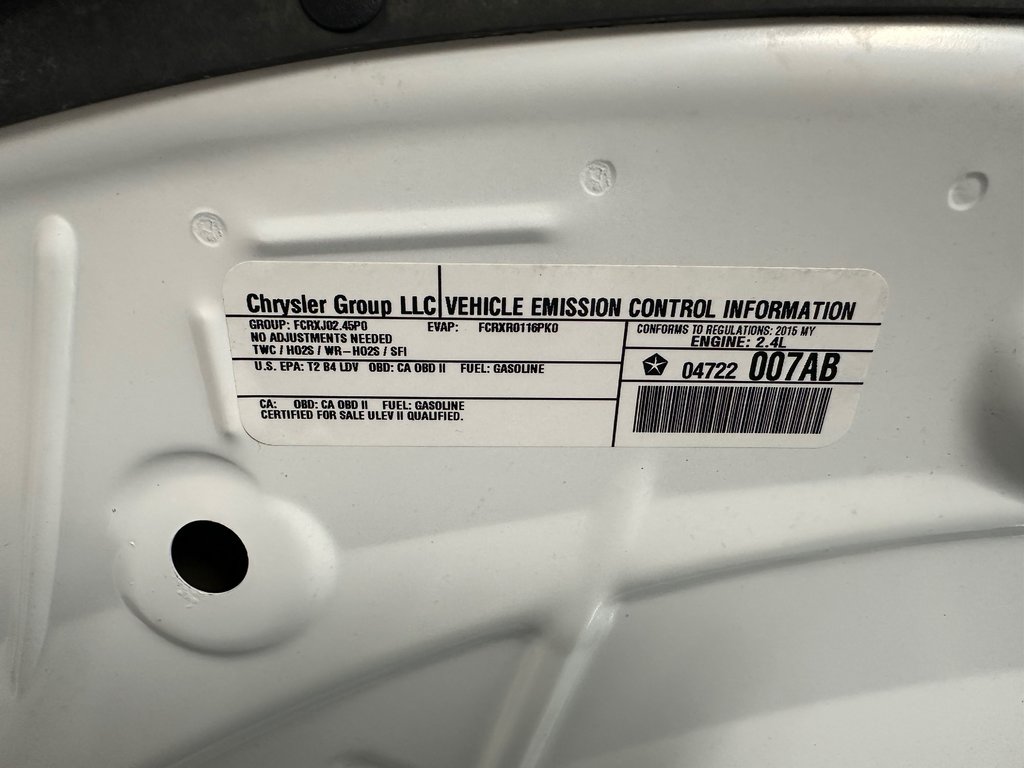 Chrysler 200 Limited 2015 à Cowansville, Québec - 12 - w1024h768px