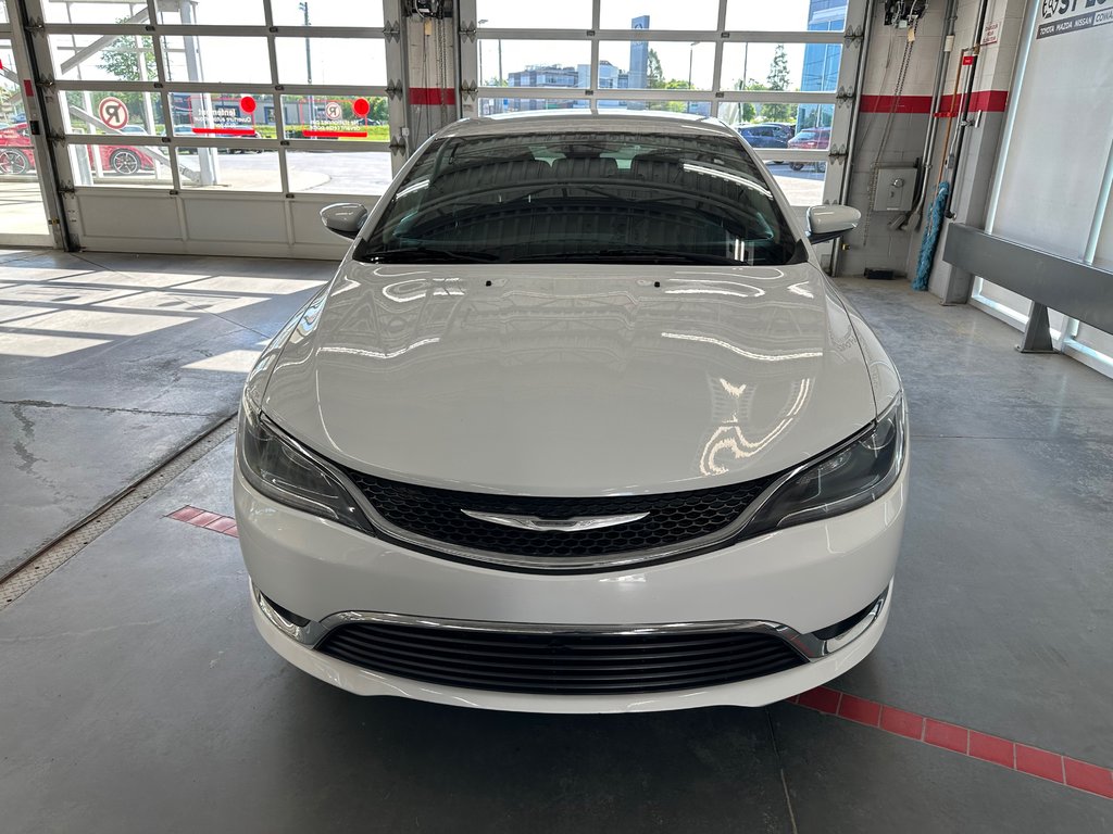 Chrysler 200 Limited 2015 à Cowansville, Québec - 10 - w1024h768px