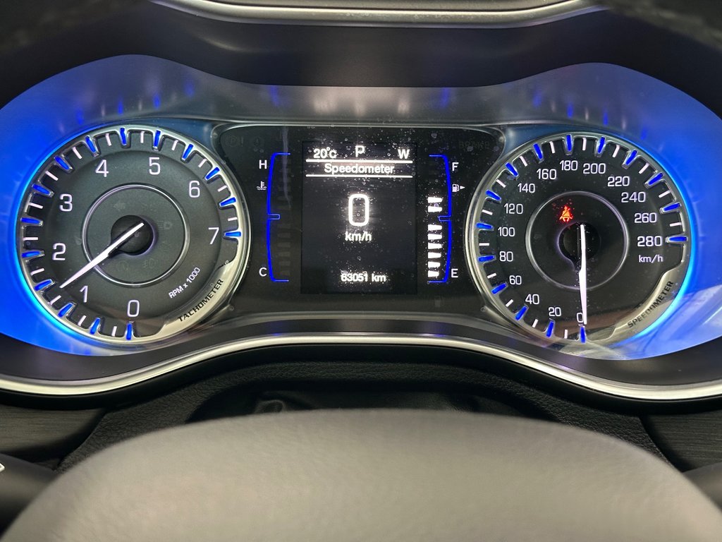 Chrysler 200 Limited 2015 à Cowansville, Québec - 27 - w1024h768px