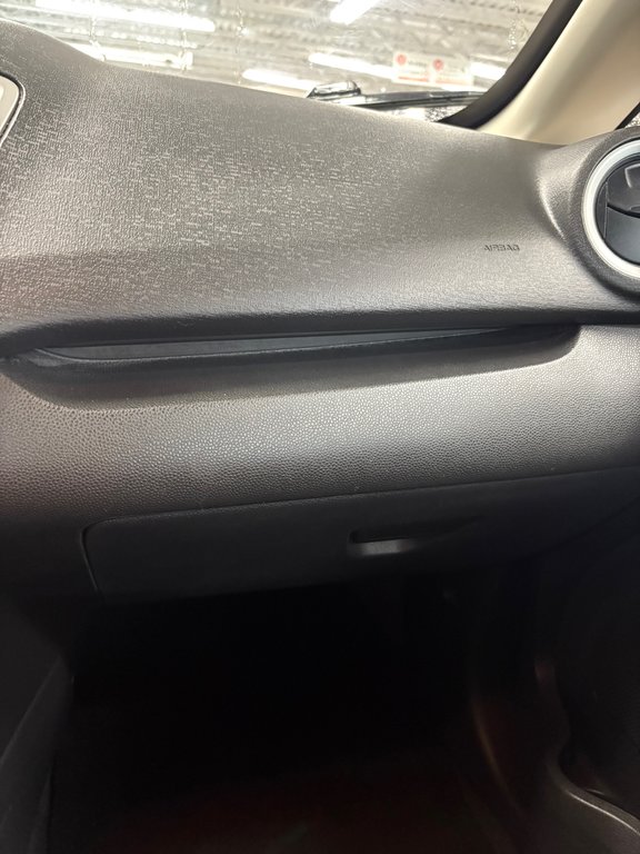 2013 Ford Fiesta SE in Cowansville, Quebec - 22 - w1024h768px