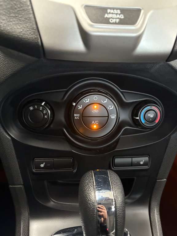 2013 Ford Fiesta SE in Cowansville, Quebec - 26 - w1024h768px