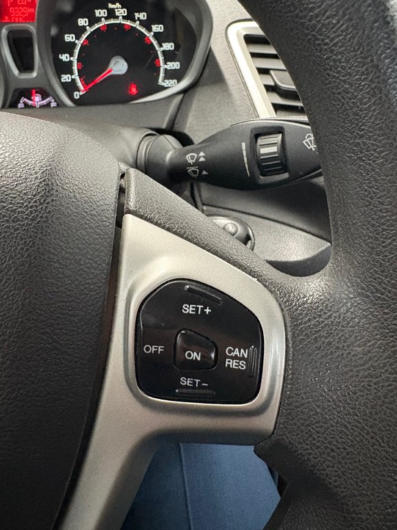 2013 Ford Fiesta SE in Cowansville, Quebec - 30 - w1024h768px