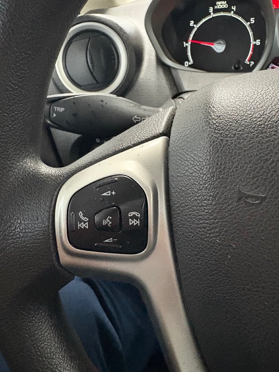 2013 Ford Fiesta SE in Cowansville, Quebec - 31 - w1024h768px