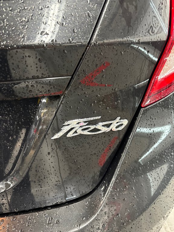 2013 Ford Fiesta SE in Cowansville, Quebec - 35 - w1024h768px