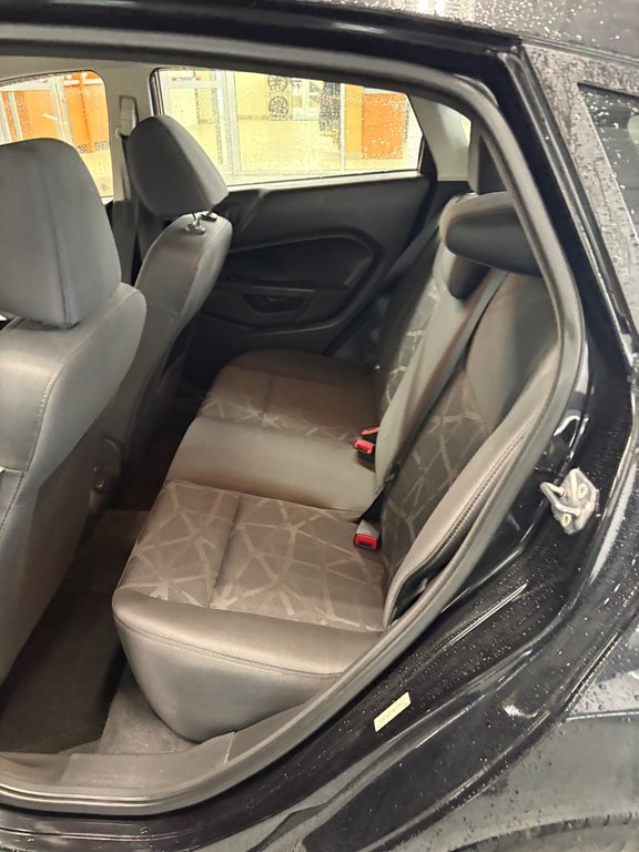 2013 Ford Fiesta SE in Cowansville, Quebec - 13 - w1024h768px