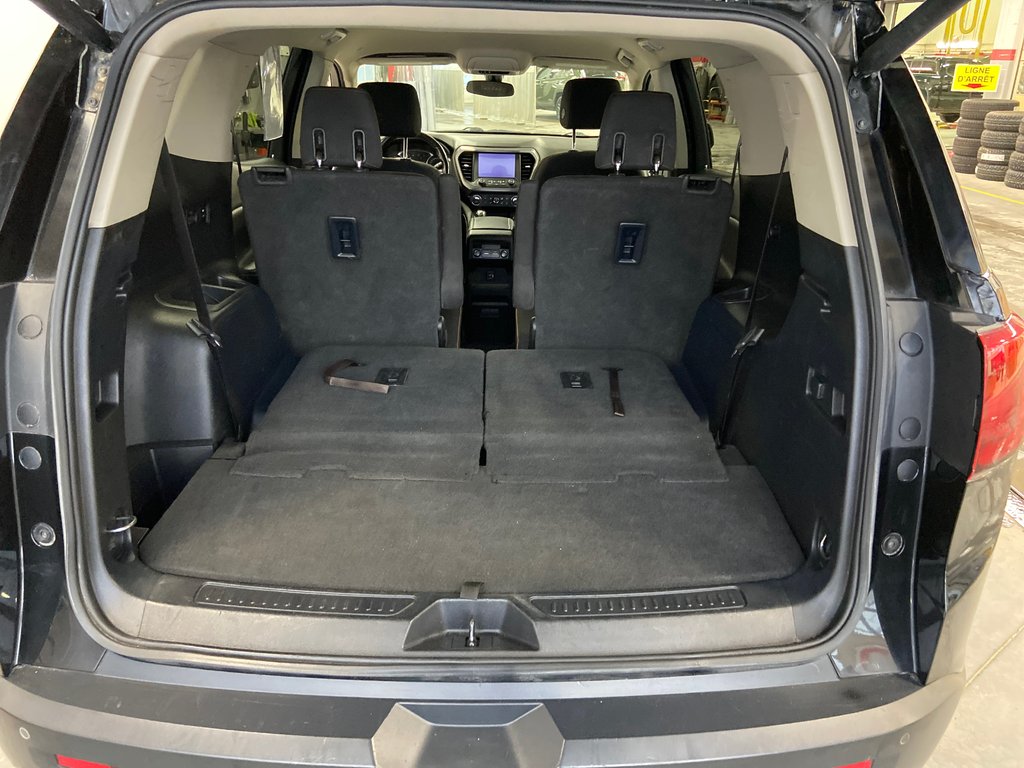 GMC Acadia SLE  AWD 2019 à Cowansville, Québec - 8 - w1024h768px