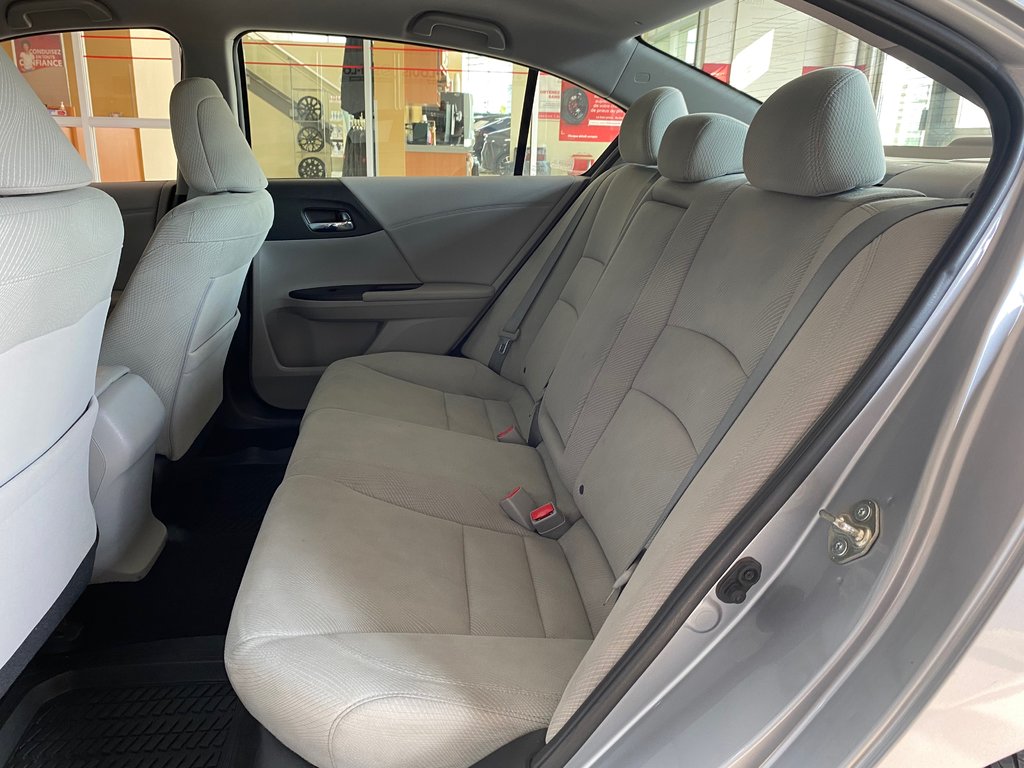 2017 Honda Accord Sedan SE in Cowansville, Quebec - 10 - w1024h768px