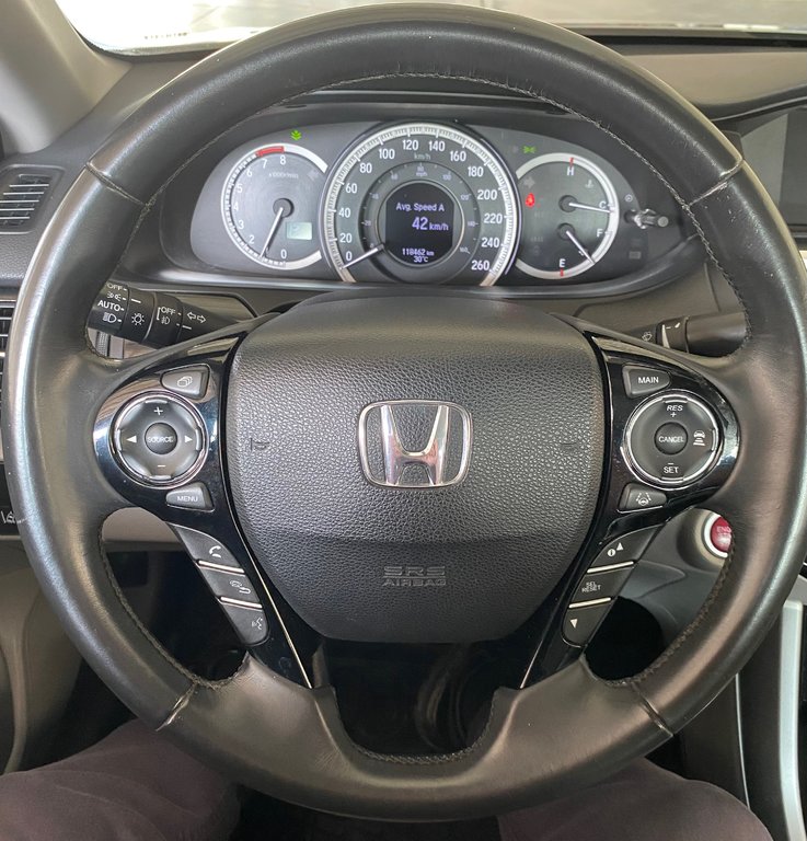 2017 Honda Accord Sedan SE in Cowansville, Quebec - 16 - w1024h768px
