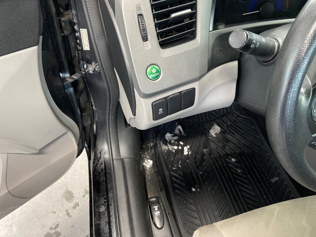 Honda Civic Cpe LX 2012 à Cowansville, Québec - 22 - w1024h768px