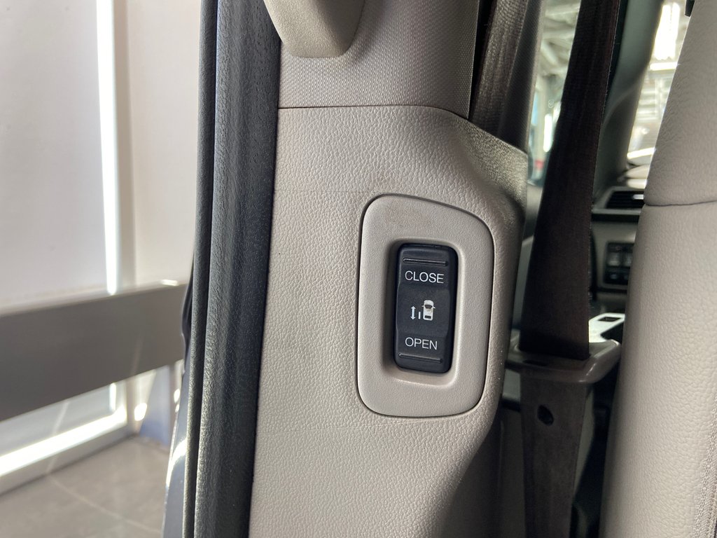 2015 Honda Odyssey EX-L in Cowansville, Quebec - 37 - w1024h768px