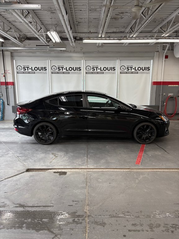 Hyundai Elantra Essential 2019 à Cowansville, Québec - 10 - w1024h768px