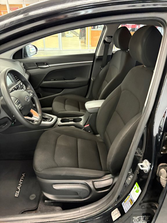 Hyundai Elantra Essential 2019 à Cowansville, Québec - 15 - w1024h768px