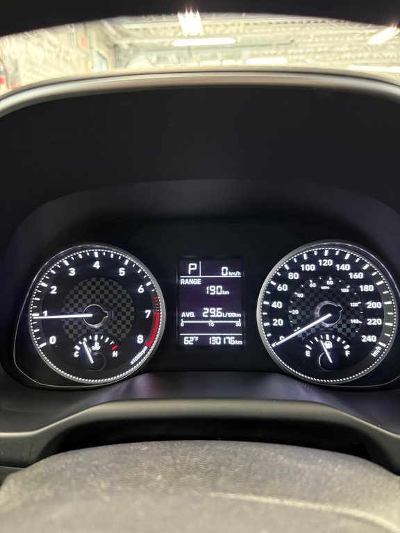 Hyundai Elantra Essential 2019 à Cowansville, Québec - 33 - w1024h768px
