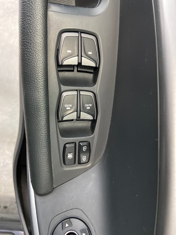 2017 Hyundai Santa Fe XL Premium in Cowansville, Quebec - 40 - w1024h768px