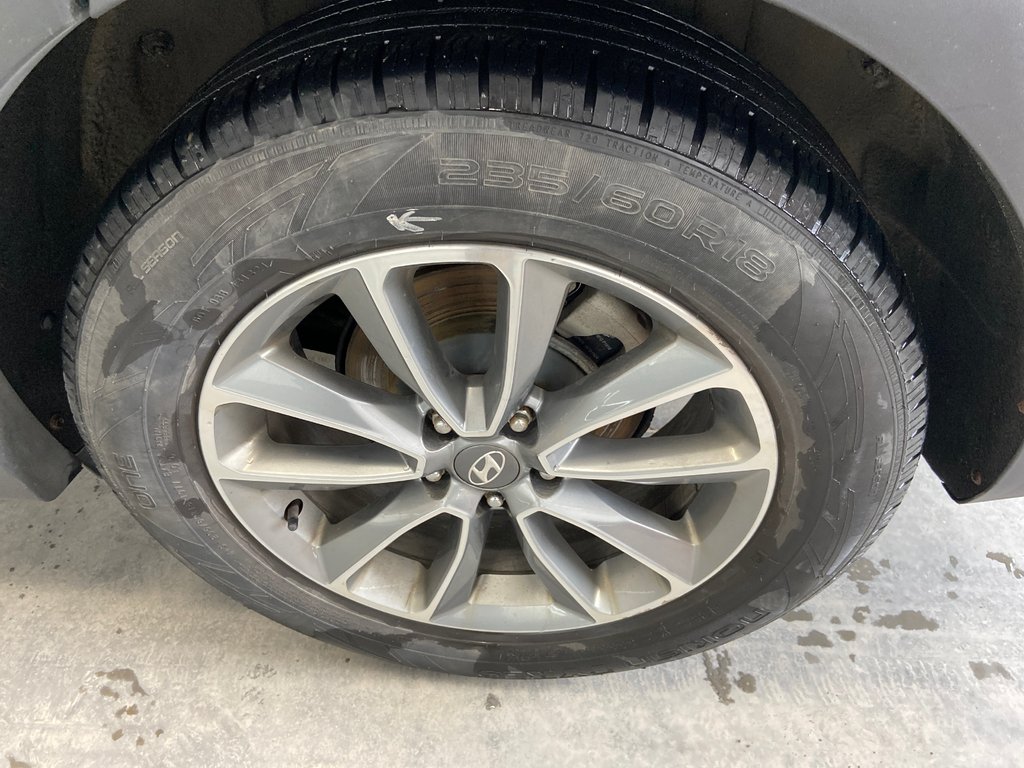 2017 Hyundai Santa Fe XL Premium in Cowansville, Quebec - 18 - w1024h768px