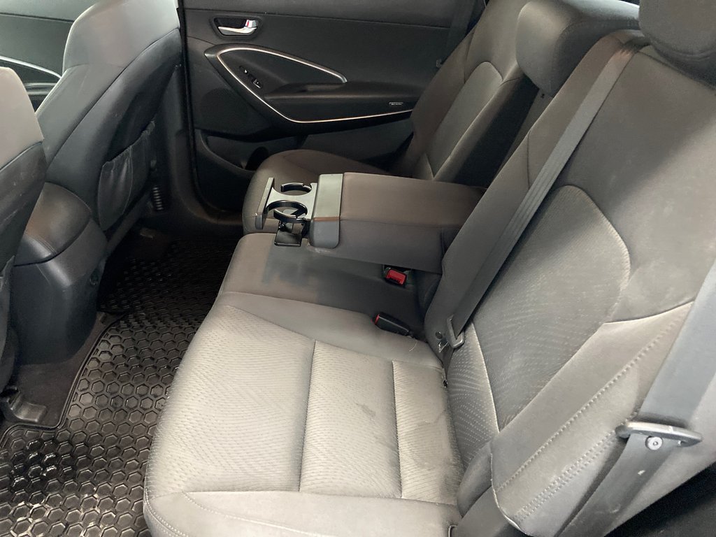 2017 Hyundai Santa Fe XL Premium in Cowansville, Quebec - 32 - w1024h768px