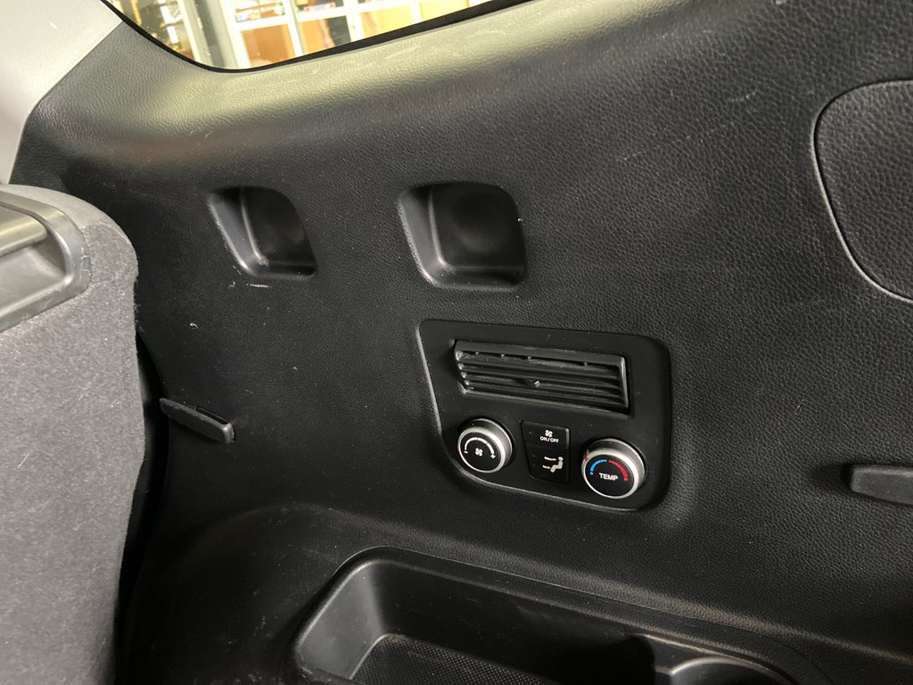 2017 Hyundai Santa Fe XL Premium in Cowansville, Quebec - 31 - w1024h768px