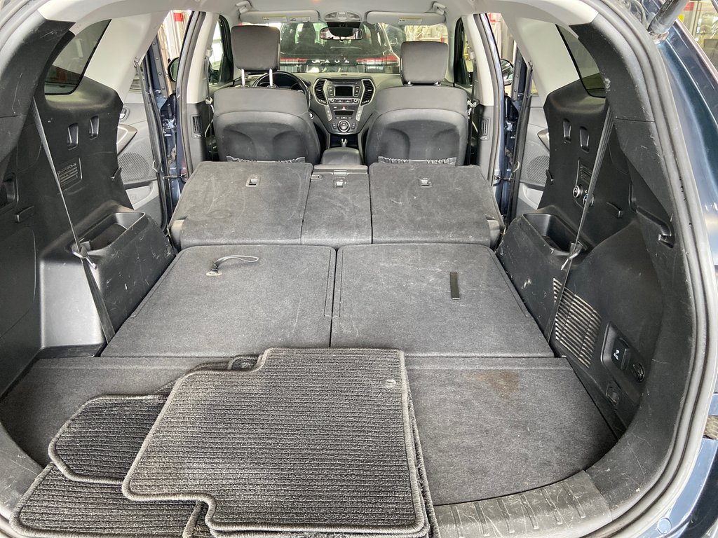 2017 Hyundai Santa Fe XL Premium in Cowansville, Quebec - 16 - w1024h768px