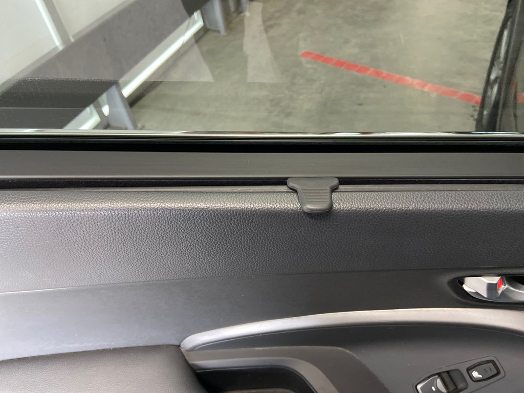 2017 Hyundai Santa Fe XL Premium in Cowansville, Quebec - 39 - w1024h768px