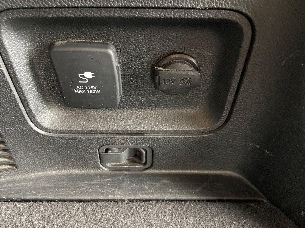 2017 Hyundai Santa Fe XL Premium in Cowansville, Quebec - 12 - w1024h768px