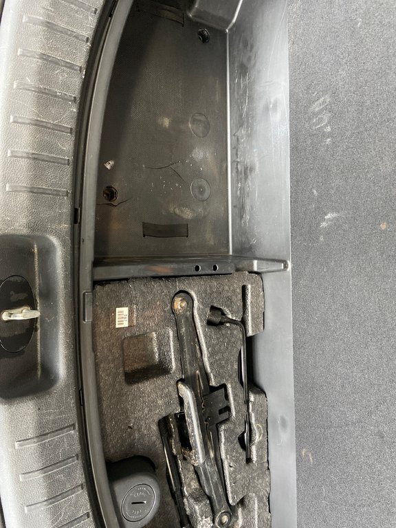 2017 Hyundai Santa Fe XL Premium in Cowansville, Quebec - 11 - w1024h768px