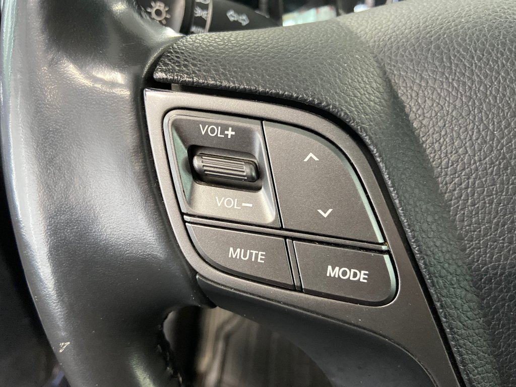 2017 Hyundai Santa Fe XL Premium in Cowansville, Quebec - 53 - w1024h768px