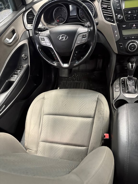 2013 Hyundai Santa Fe Premium in Cowansville, Quebec - 18 - w1024h768px