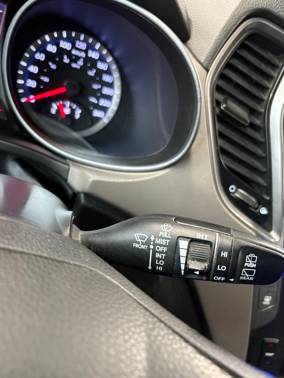 2013 Hyundai Santa Fe Premium in Cowansville, Quebec - 34 - w1024h768px