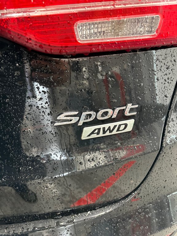2013 Hyundai Santa Fe Premium in Cowansville, Quebec - 10 - w1024h768px