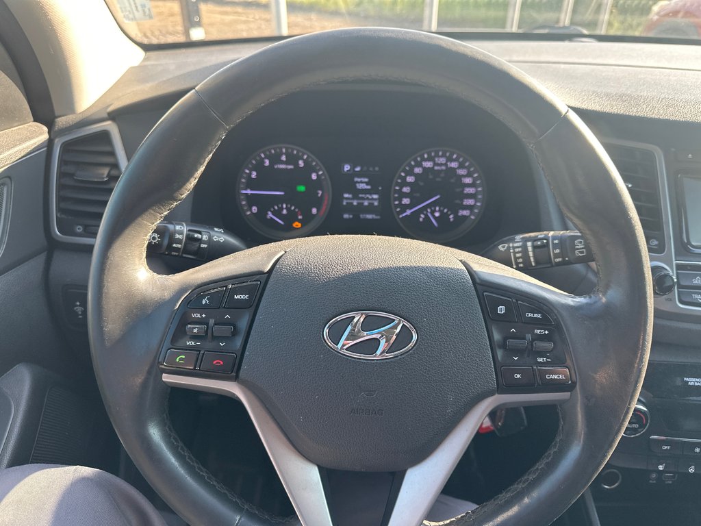 Hyundai Tucson SE CUIR TOIT PANO CAMERA VOLANT SIEGES CHAUFFANTS 2017 à Cowansville, Québec - 8 - w1024h768px