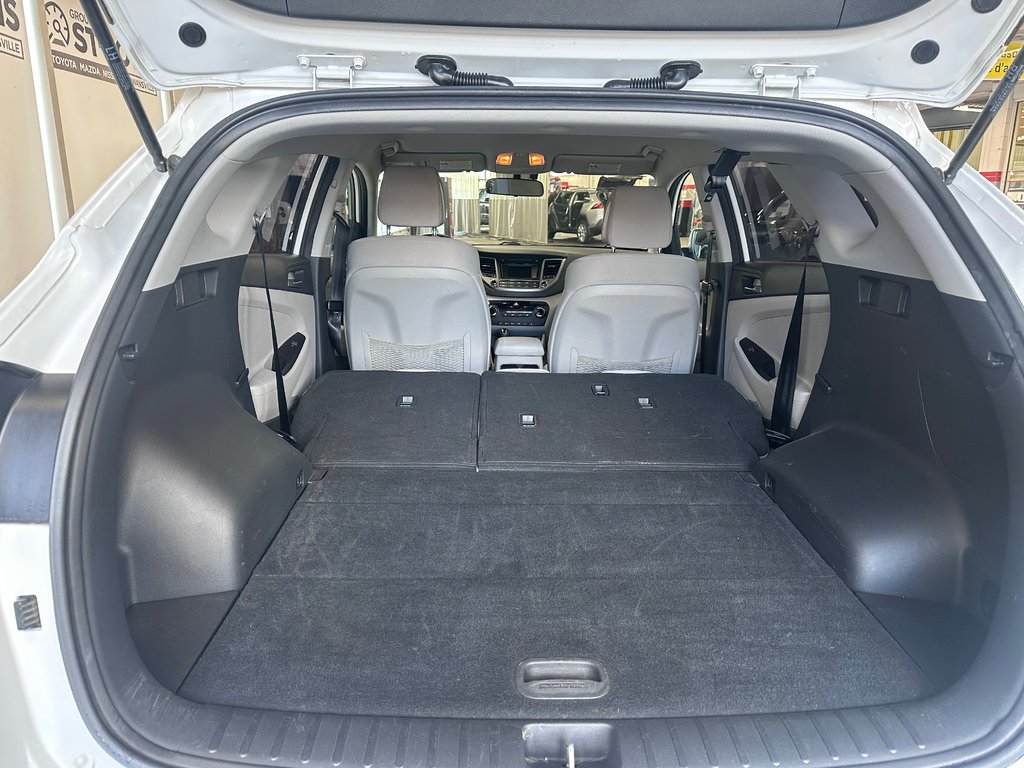 2017 Hyundai Tucson SE in Cowansville, Quebec - 12 - w1024h768px