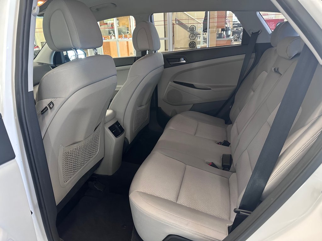 2017 Hyundai Tucson SE in Cowansville, Quebec - 13 - w1024h768px