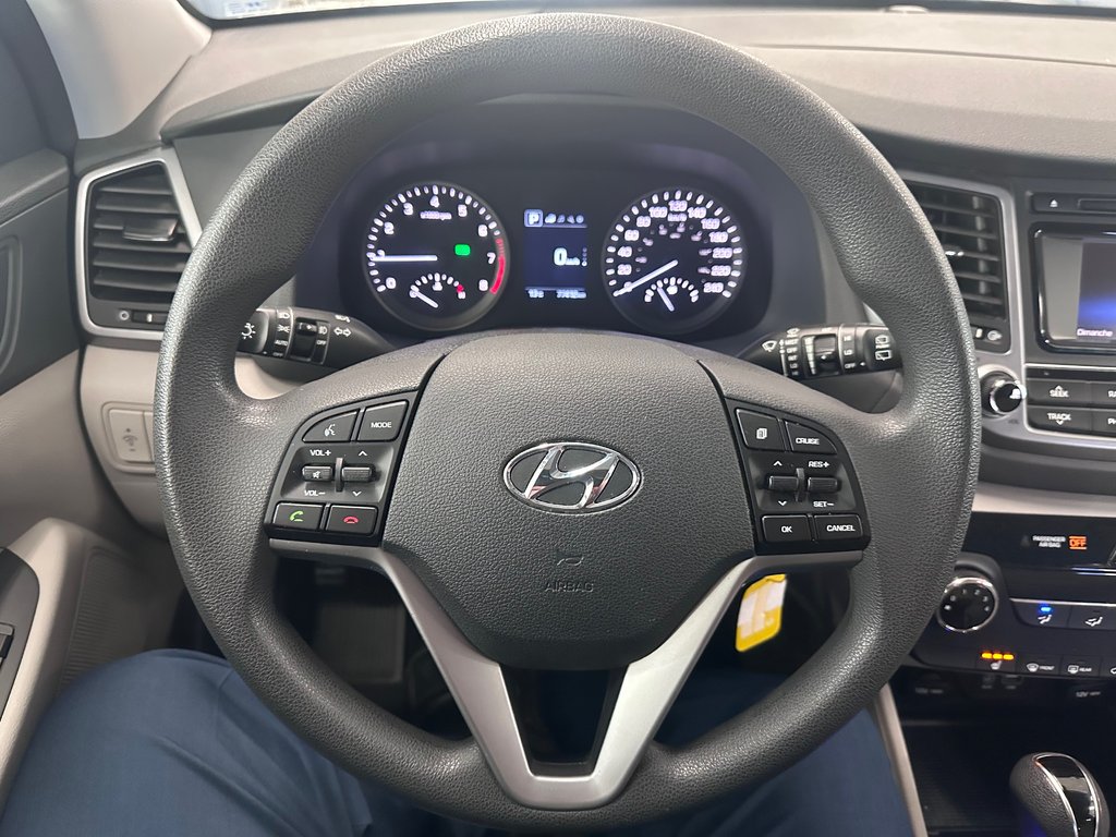 2017 Hyundai Tucson SE in Cowansville, Quebec - 28 - w1024h768px