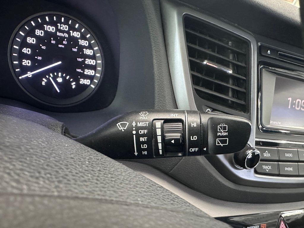2017 Hyundai Tucson SE in Cowansville, Quebec - 31 - w1024h768px