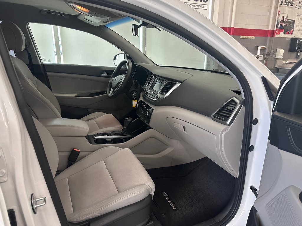 2017 Hyundai Tucson SE in Cowansville, Quebec - 17 - w1024h768px