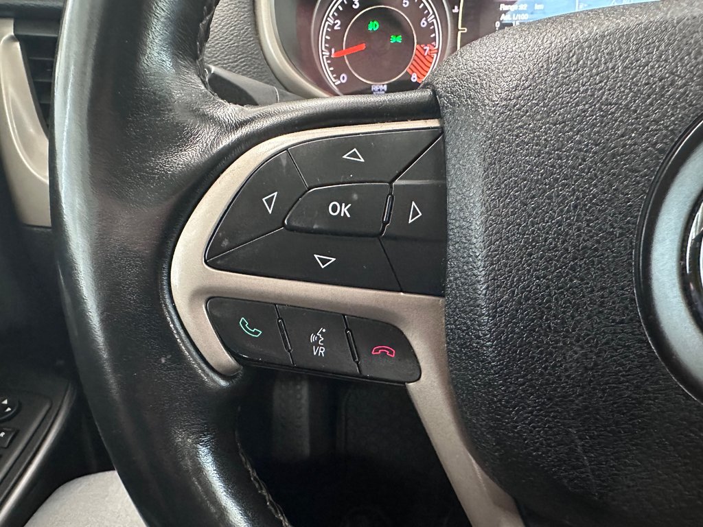 2015 Jeep Cherokee North in Cowansville, Quebec - 27 - w1024h768px