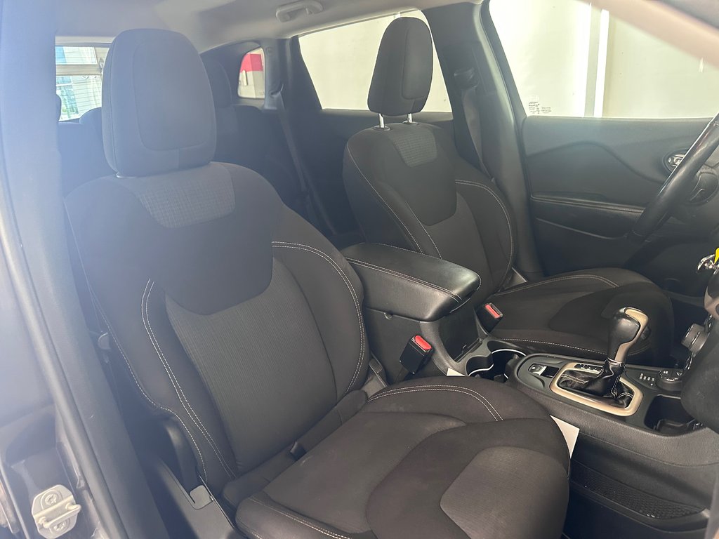 2015 Jeep Cherokee North in Cowansville, Quebec - 16 - w1024h768px