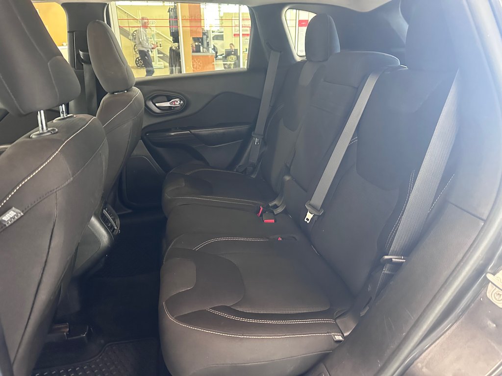 2015 Jeep Cherokee North in Cowansville, Quebec - 13 - w1024h768px
