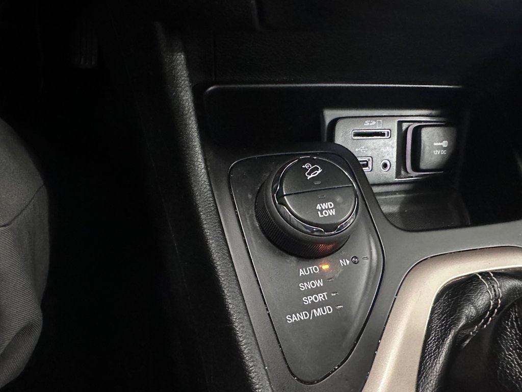 2015 Jeep Cherokee North in Cowansville, Quebec - 22 - w1024h768px