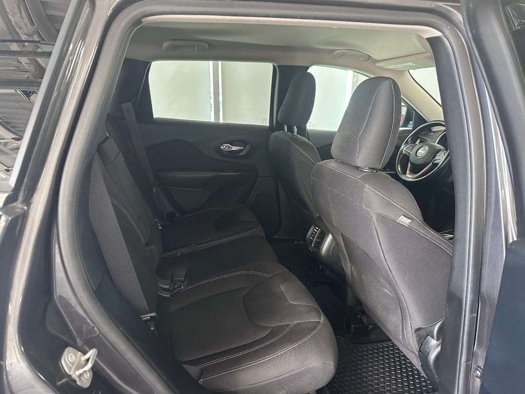 2015 Jeep Cherokee North in Cowansville, Quebec - 14 - w1024h768px