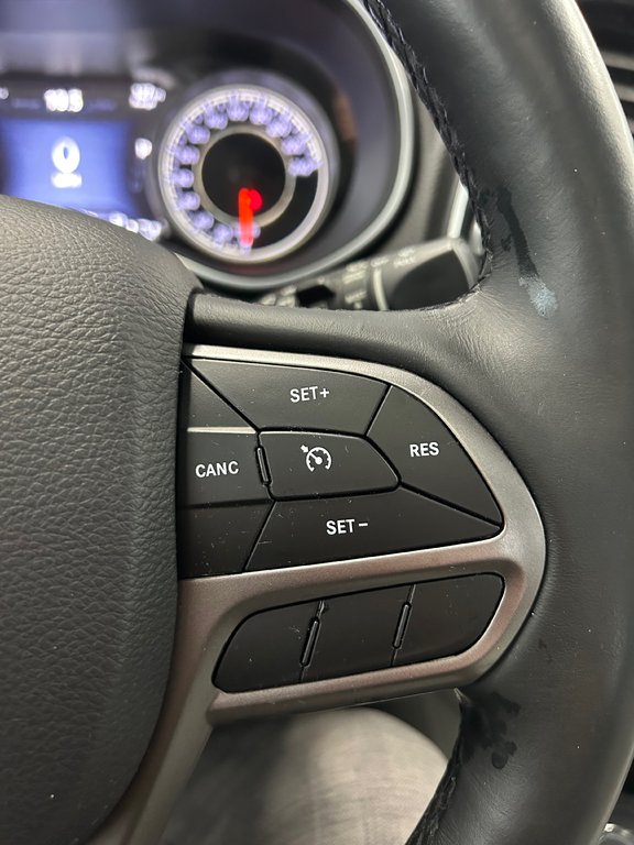 2019 Jeep Cherokee Limited in Cowansville, Quebec - 36 - w1024h768px