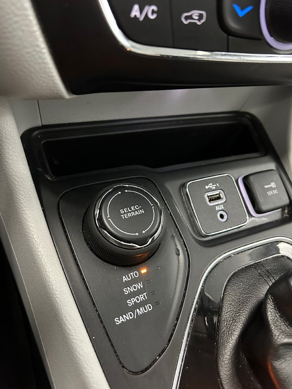 2019 Jeep Cherokee Limited in Cowansville, Quebec - 30 - w1024h768px