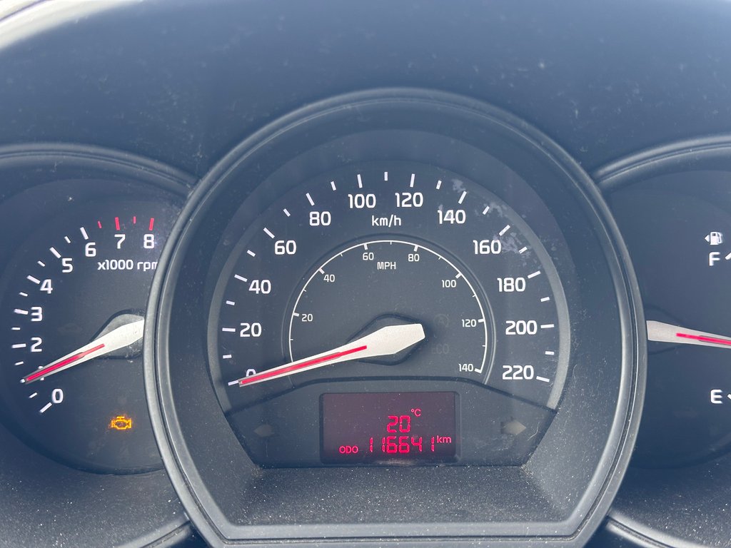 Kia Rio Base Manuelle 2013 à Cowansville, Québec - 8 - w1024h768px