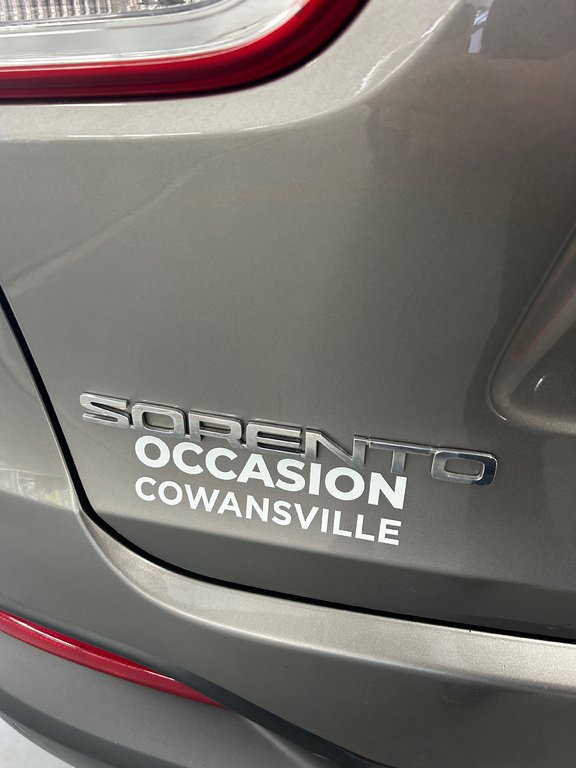 2016 Kia Sorento 2.4L LX in Cowansville, Quebec - 9 - w1024h768px