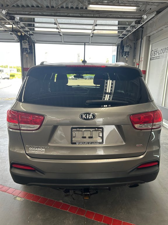 2016 Kia Sorento 2.4L LX in Cowansville, Quebec - 7 - w1024h768px