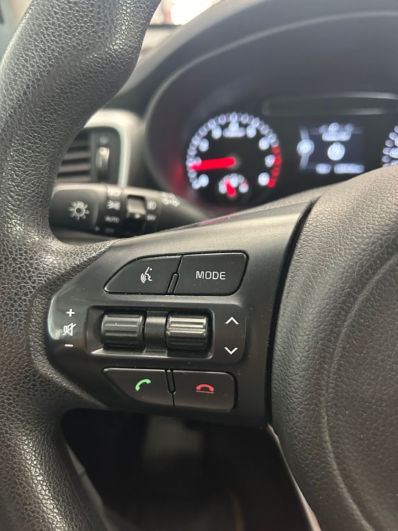 2016 Kia Sorento 2.4L LX in Cowansville, Quebec - 32 - w1024h768px